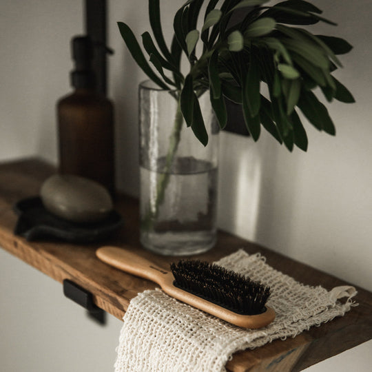 Iris Hantverk Hairbrush