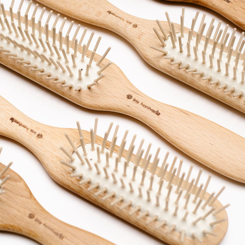 Iris Hantverk Hairbrush With Wooden Pins