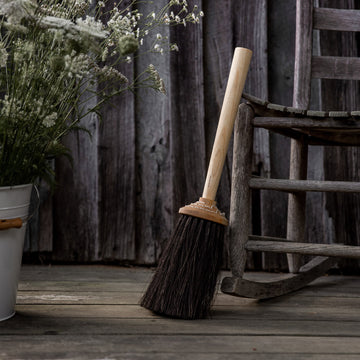 Iris Hantverk Porch Broom