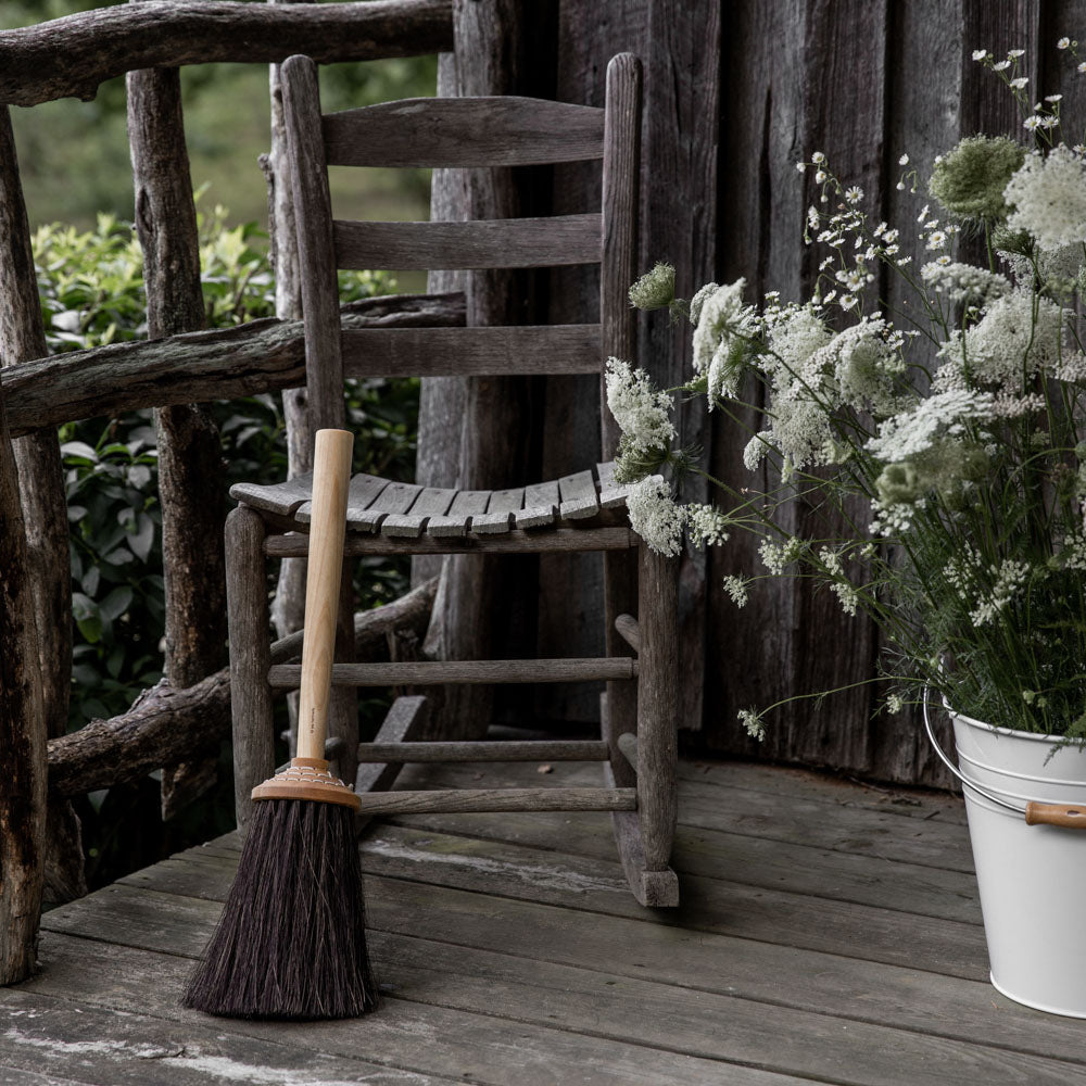 Iris Hantverk Porch Broom