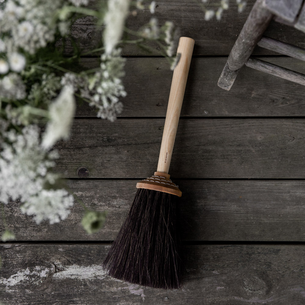 Iris Hantverk Porch Broom