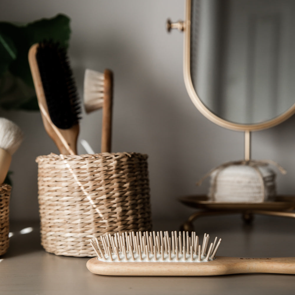 Iris Hantverk Hairbrush With Wooden Pins